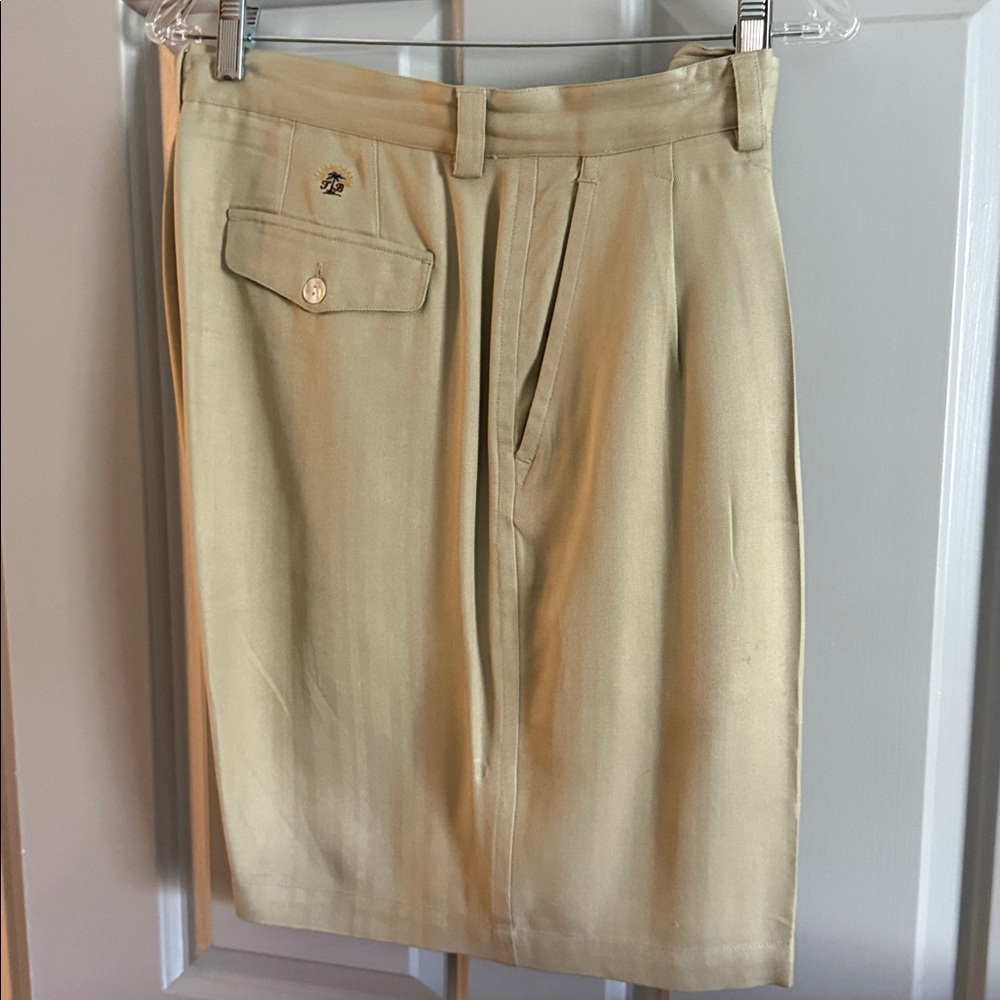 Vintage Tommy Bahama Women’s Sage Green  Flat-Front Dress Shorts